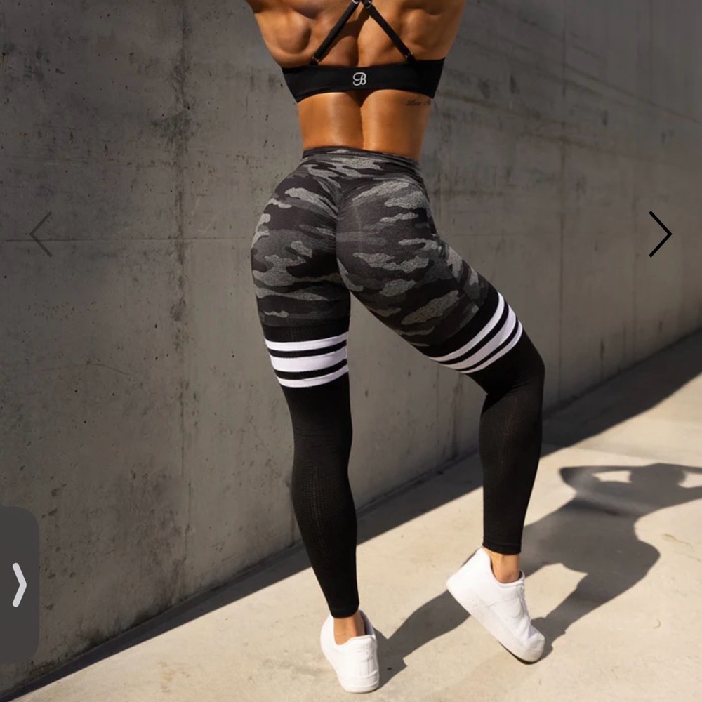 💎XS Bombshell Sportswear Black/Grey Camo Scrunch Thigh High Leggings RARE💎